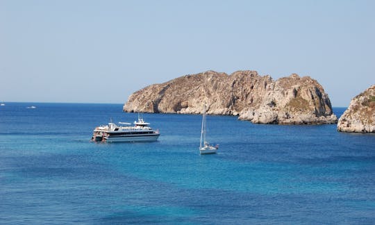 Majorca full-day boat excursion with lunch and drinks